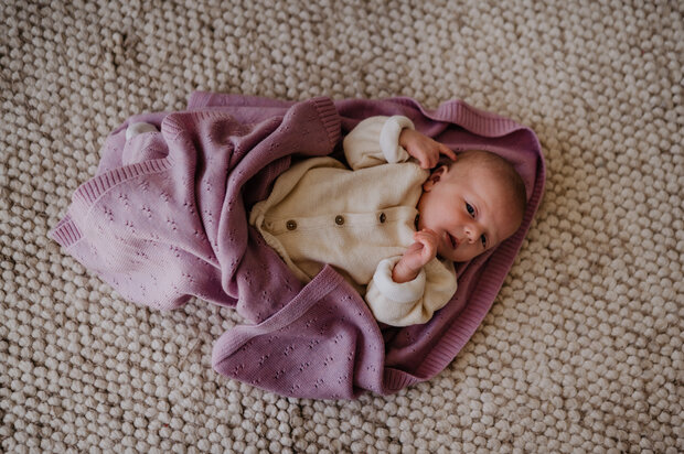Merino wollen wieg- en omslagdeken gebreid